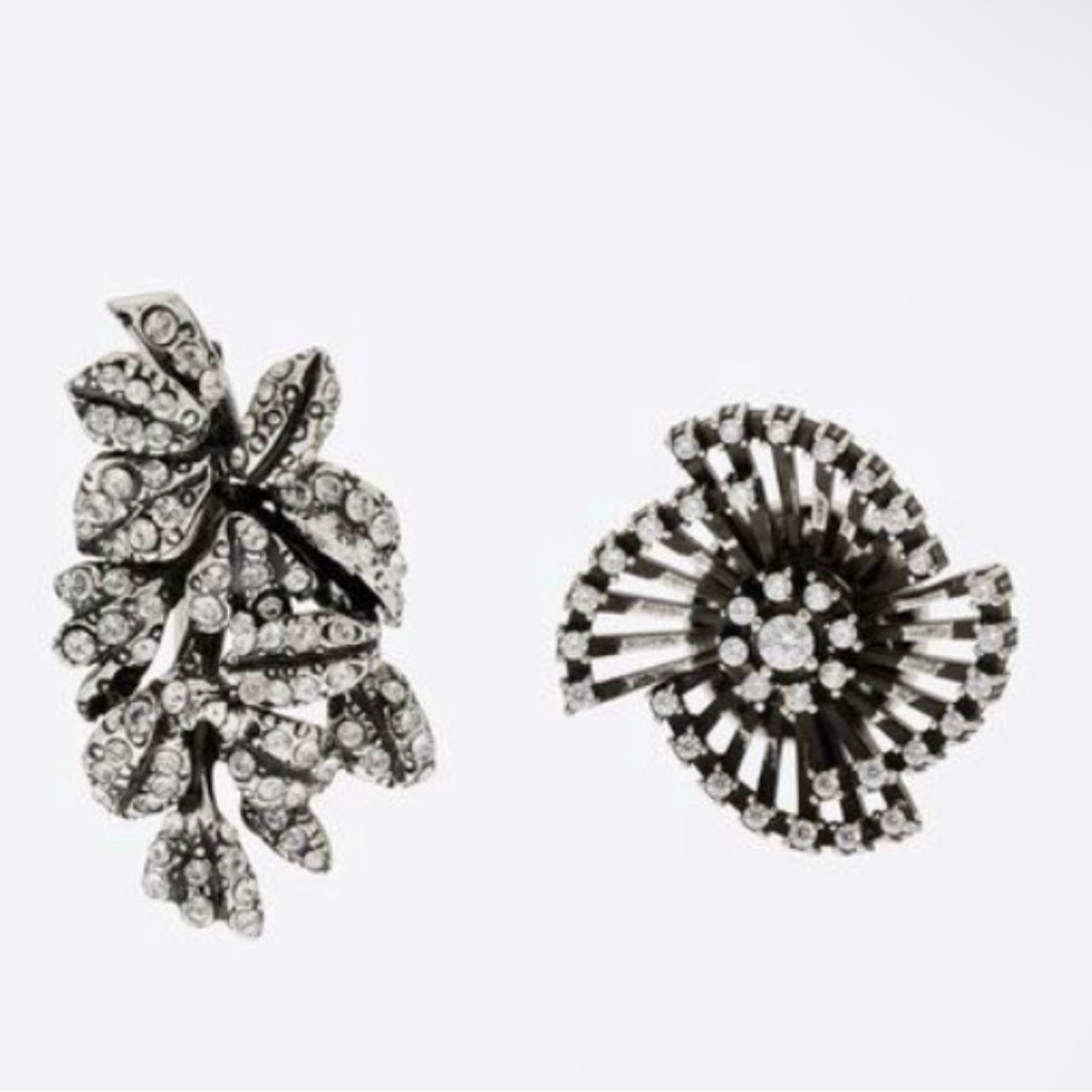 Saint Laurent Rhinestone Mini Brooch And Pin Set 399$